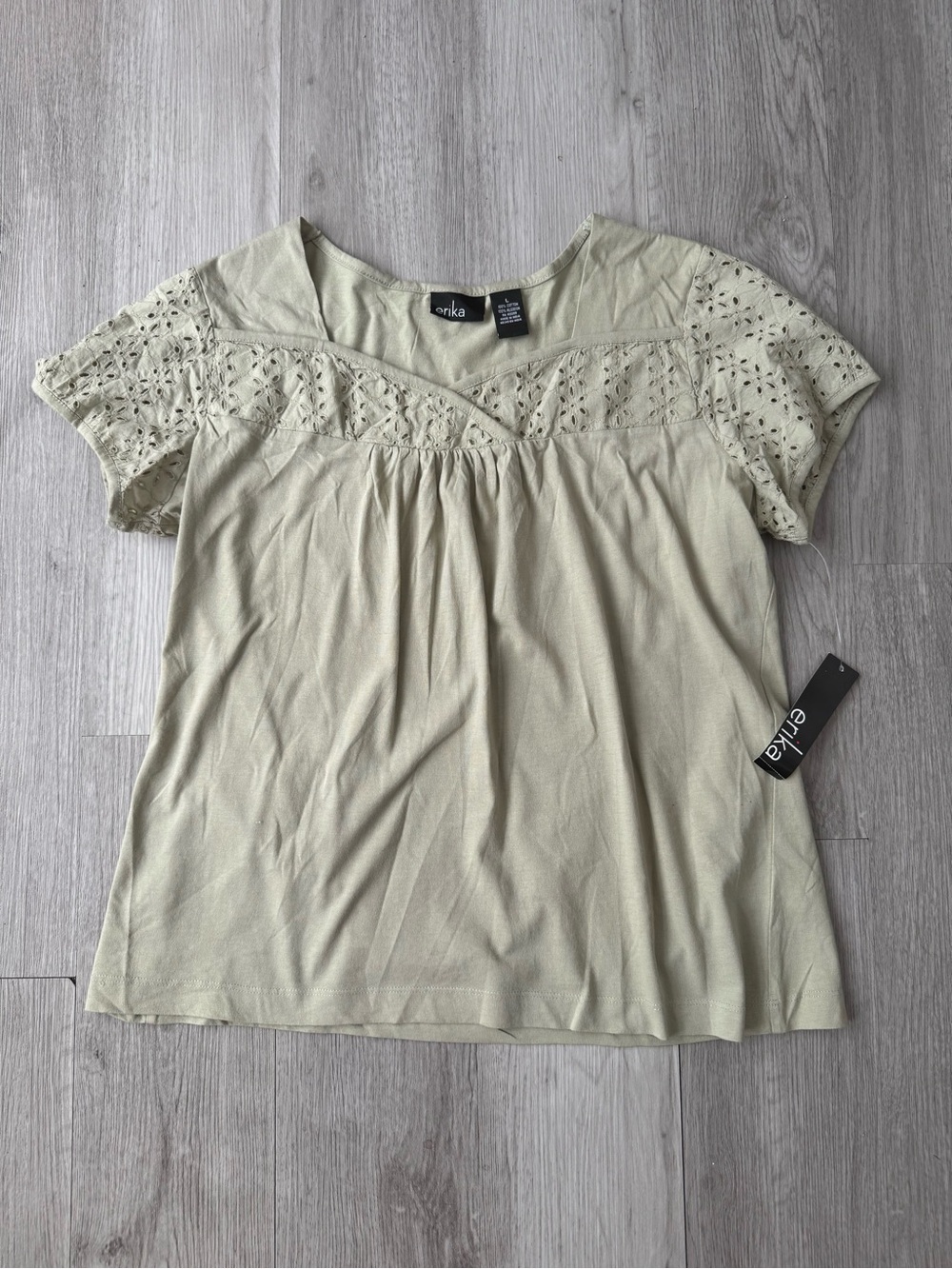 Erika Women’s sage green Cotton Eyelet V-Neck Short Sleeve Blouse Size L NWT
